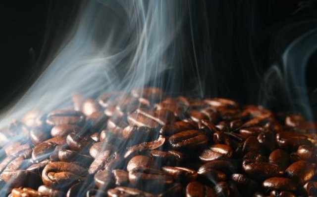 зерна кофе подвергаются дегазации