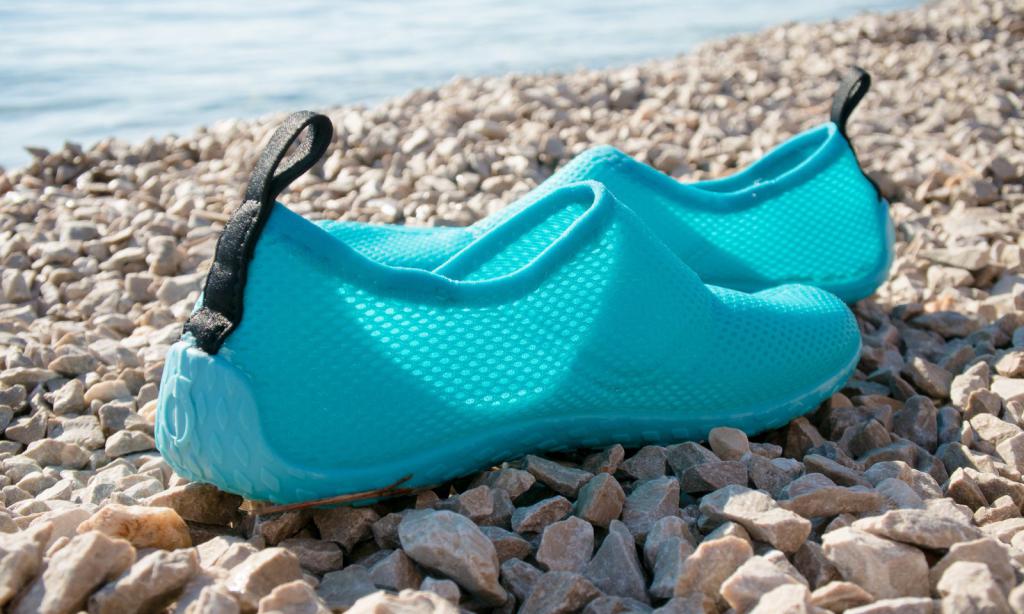 Обувь для пляжа и купания.jpg